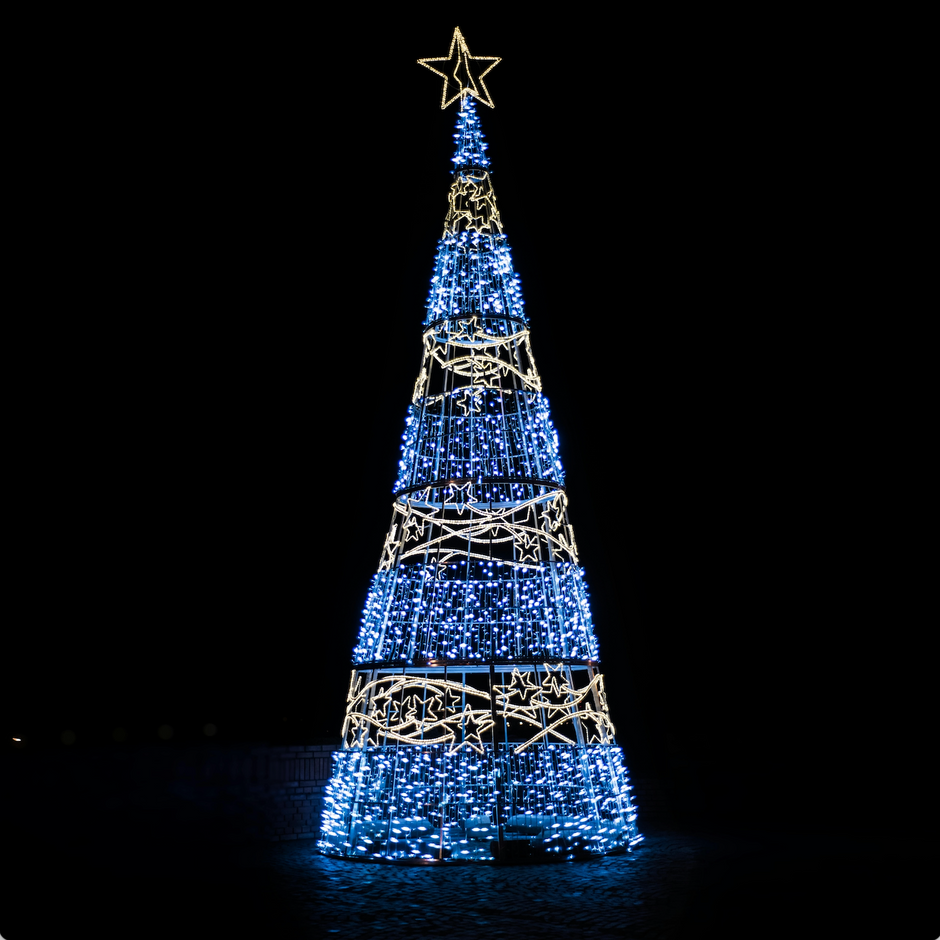 5 Stunning Christmas Tree Flagpole Lighting Ideas Using the Mega Topper Hook